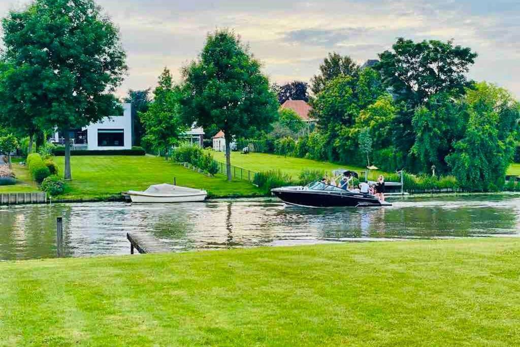 Charmante Villa Aan De Leie Синт-Мартенс-Латем Экстерьер фото